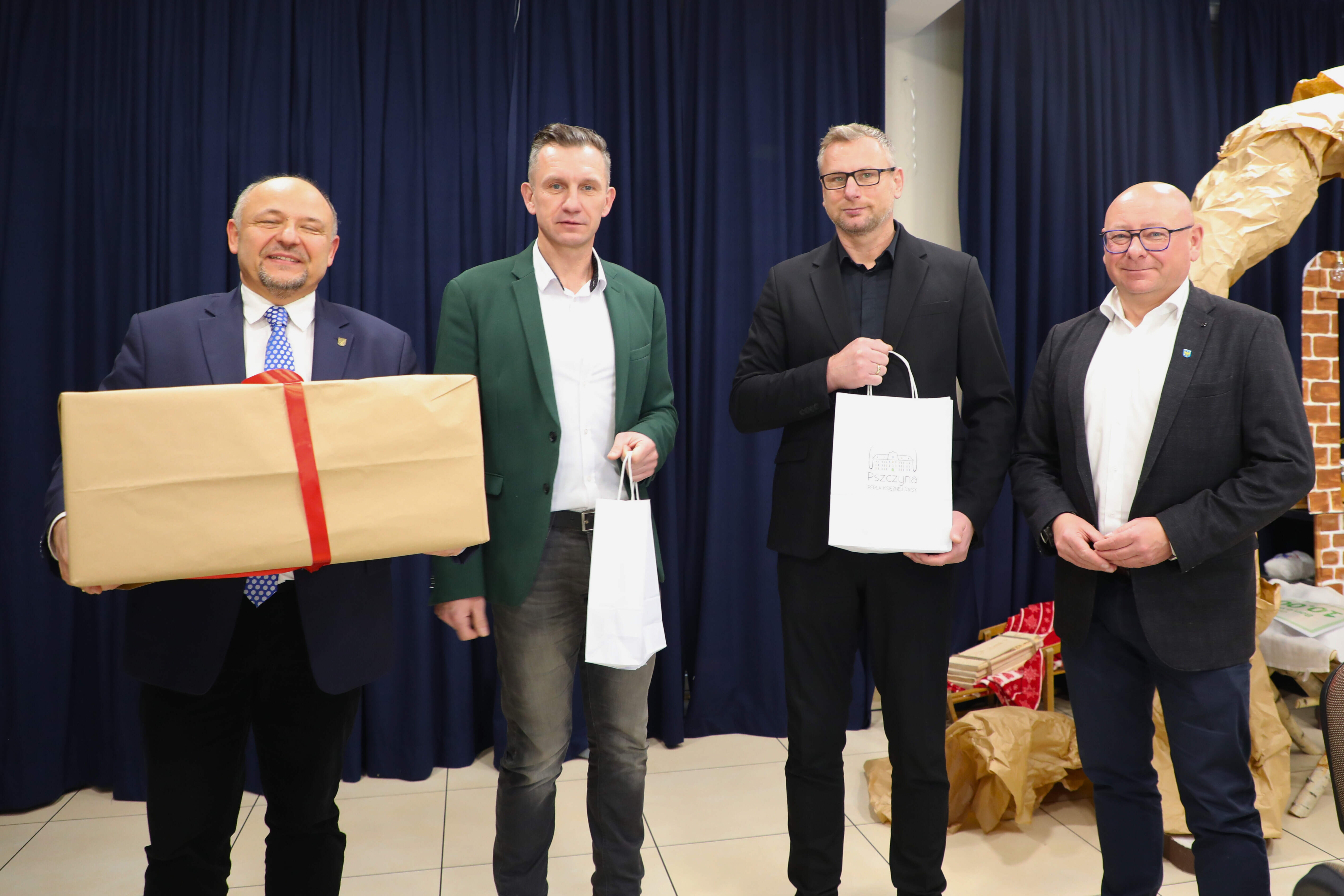 „Kolędowania z gwiazdami”