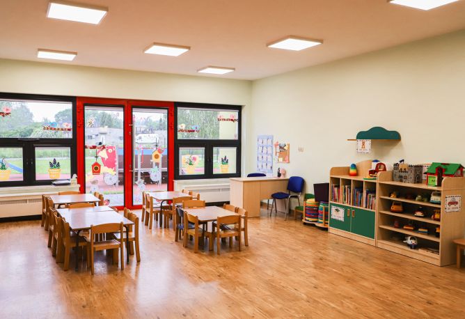 pusta przedszkolna sala
