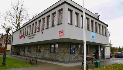 front budynku Ośrodka Kultury w Czarkowie
